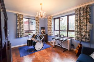 Dining Room- click for photo gallery